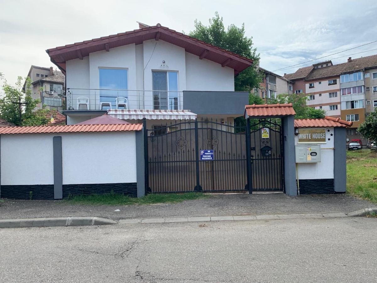 White House Guest House Hunedoara Zewnętrze zdjęcie